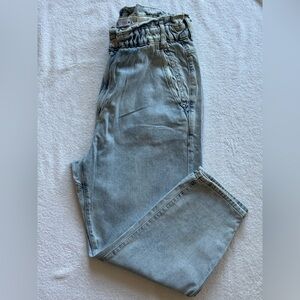 Zara Women's Relaxed Fit Light Blue Jeans